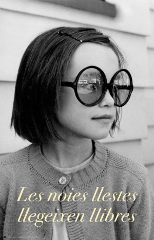 CARTEL LES NOIES LLESTES LLEGEIXEN LLIBRES